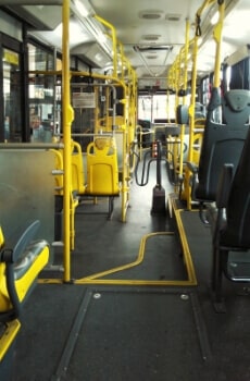 Servizi di igienizzazione ad ozono con microfiltrazione e aria compressa per aeroplani, treni, corriere e autobus.